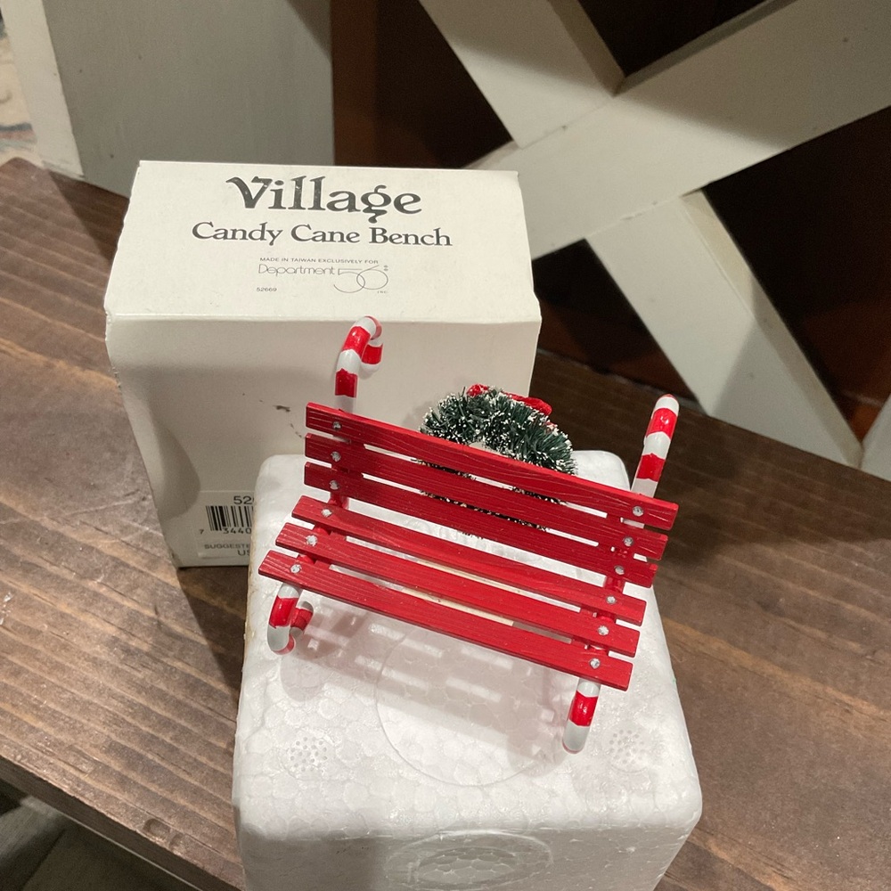 Dept 56 village Candy‎ Cane Bench